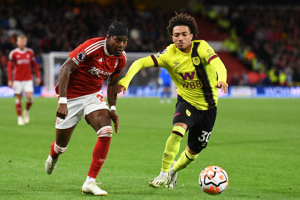 更在攻击线 更在攻击线