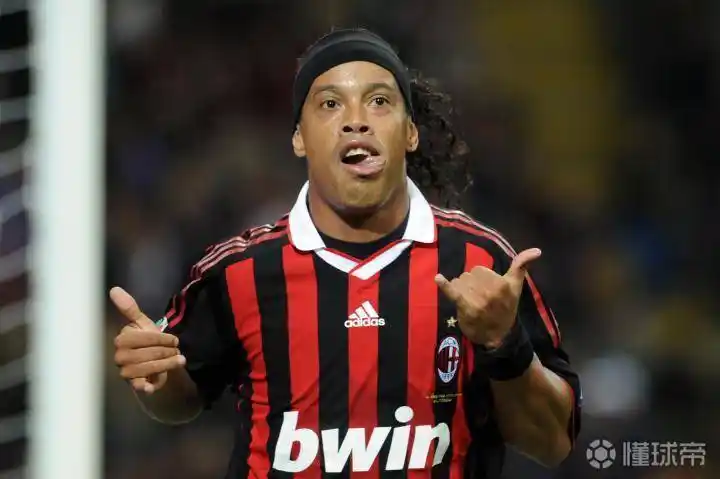 两名路人在 两名路人在